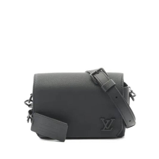 黑色 Louis Vuitton PreOwned 男士肩背包，纹理皮革质感，适合通勤和日常斜挎搭配