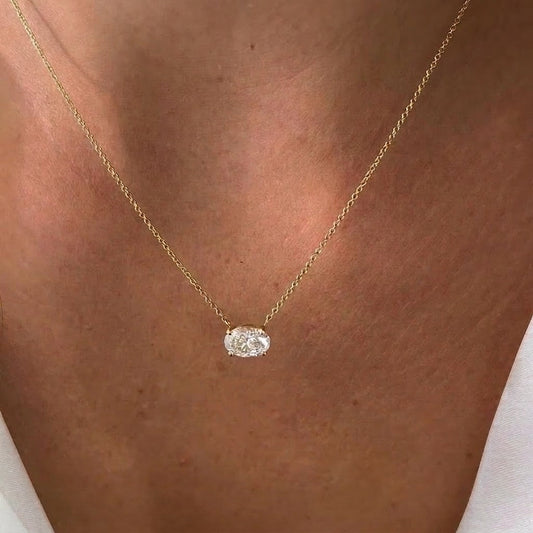 สร้อยคอจี้เดี่ยว Moissanite ทรง Oval Brilliant Cut โทนทอง สำหรับลุคเรียบหรู