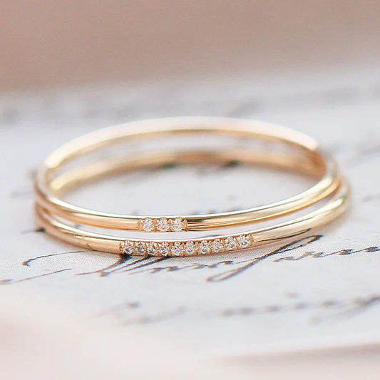 14K Gold Field Zircon 指節戒，簡約金色設計，適合日常疊戴、送禮與場合穿搭